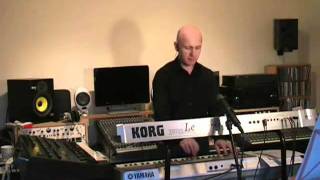 Musicworks Dan Shield keyboard Wallace And Gromit Yamaha PSR290.wmv
