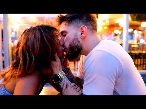 Video: Rozdiel Medzi Kiss A Smooch
