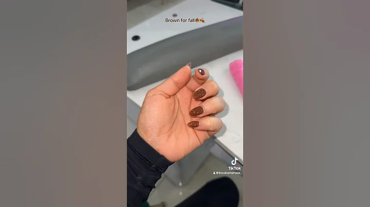 Fall nails🍩🐻🍂🫶🏼 #nailinspo #nails #fall #fallseason #fyp #lifestyle #fallnails #momsoftiktok