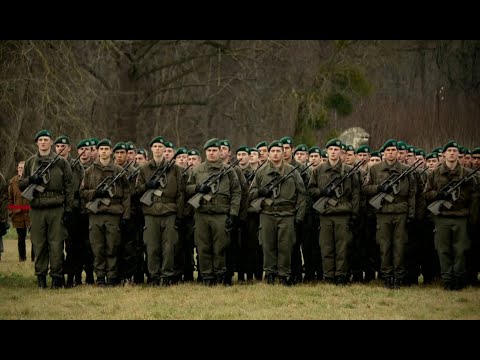 Video: Disziplin in der Armee ist die Grundlage der Stiftungen oder in den Archiven - Stärke