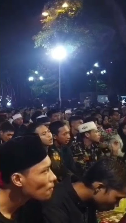 Tibbil qulub sholawatan paling merdu bikin nangis. shorts sholawat kiai kanjeng #shorts