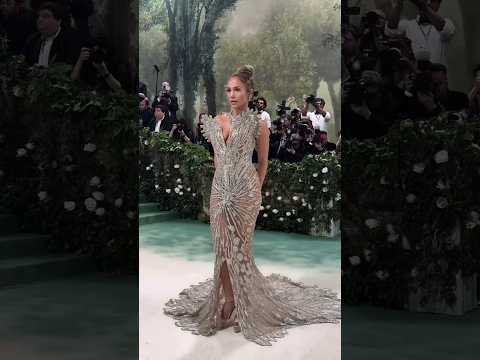 Jennifer Lopez -Met Gala 2024 #jio #jenniferlopez #metgala #metgala24#30shortsin30days #shortsfeed