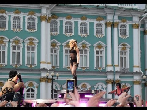 Video: Buổi Biểu Diễn Của Madonna ở Moscow Và St.Petersburg Như Thế Nào