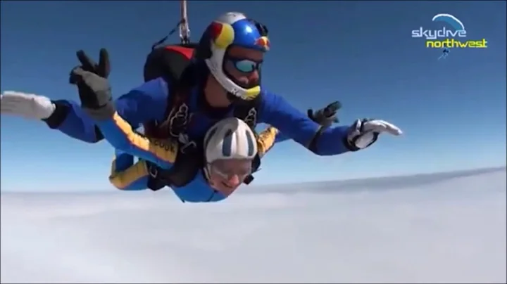 Stacey Weir and Lauren Graham Skydive for SOBS Cum...
