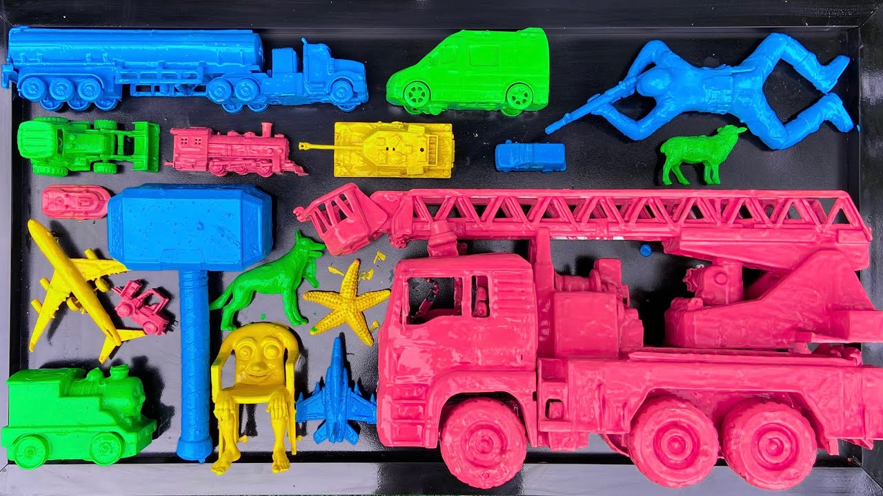 membersihkan mobilmobilan, mobil pemadam, truk tengki, kerata tomas, pesawat terabang, mobil balap