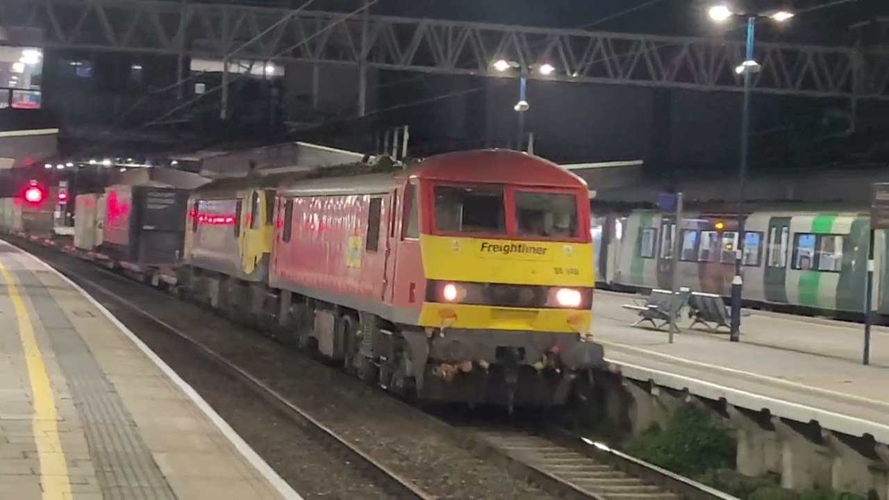 4S47 1915 Daventry Int Rft Recep Fl to Mossend Pd Stirling (Flhh) - 90040 & 90042 head north 