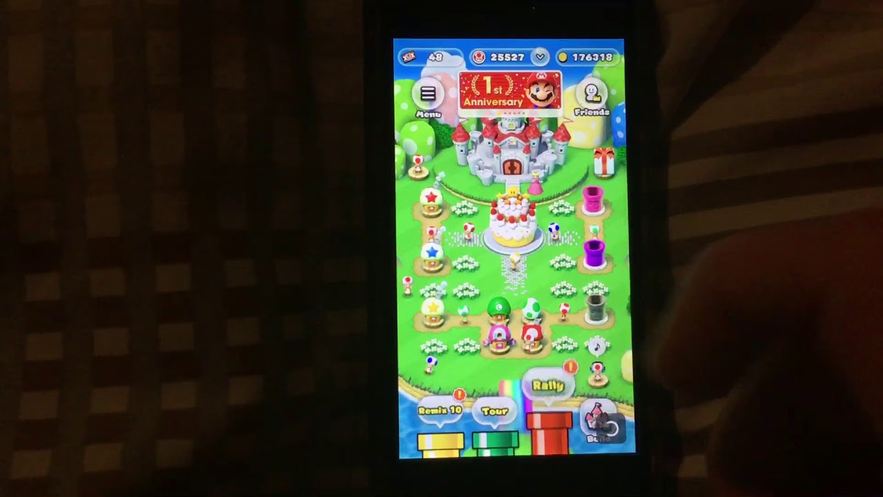 Part 10 of Super Mario Run, gameplay of the Gold Star Pipe and showcasing Daisy and her double jump.