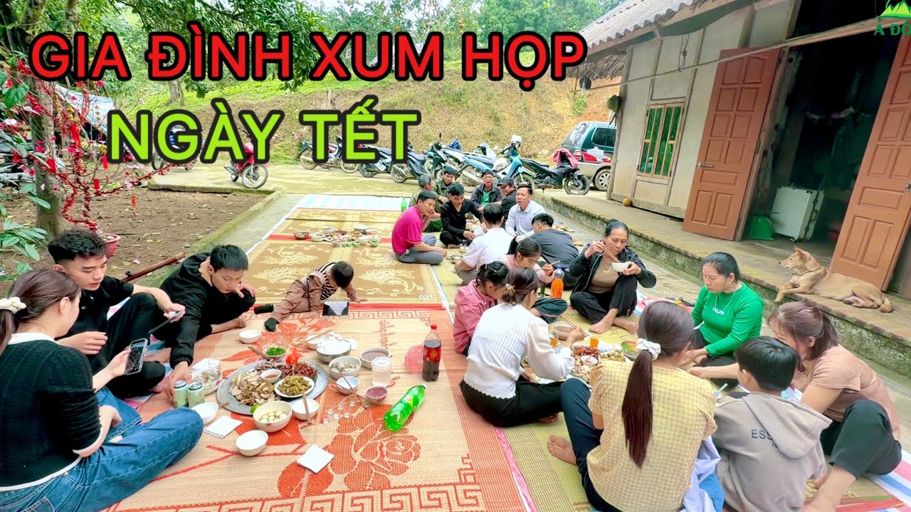 Cả Năm Con Gái Không Về…28 Tết Bất Ngờ Dắt Lợn Về Biếu Bố Mẹ, Bữa Cơm Tất Niên Đông Kín Sân