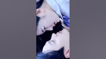 Left or Right? (Win a Heart Challenge! 🫣❤️) #linhchihihi #messyclassroom #schoolcrush #schooldrama