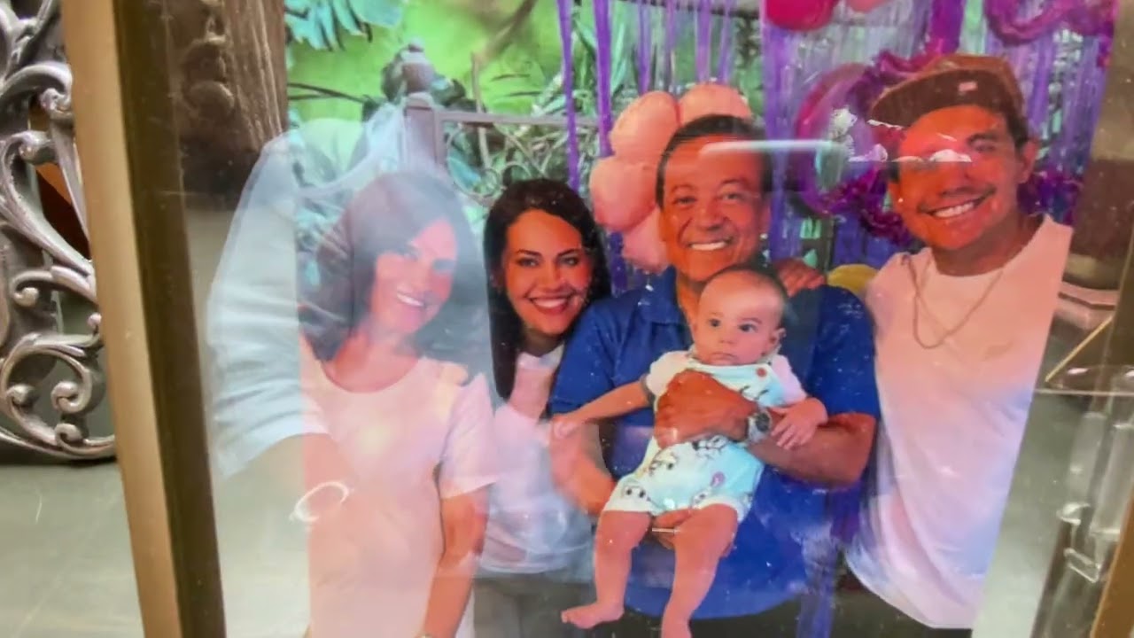 En exclusiva Carlos Cuevas nos invita a conocer su casa.