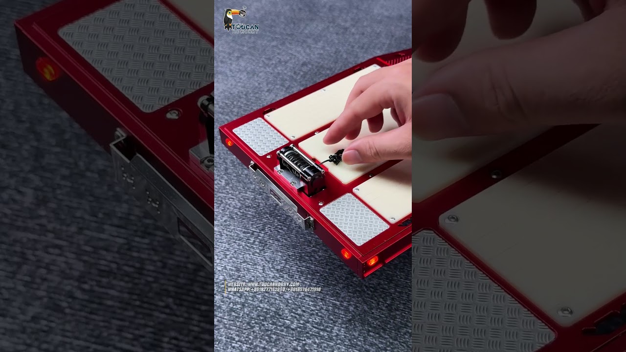 Degree Metal 994 3-Axle Trailer features electric support legs and an electric winch #rc #model