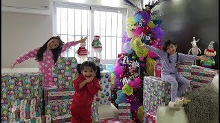 ABRIENDO REGALOS DE SANTA CLAUS - regalos de navidad - REGALOS DE PAPA NOEL