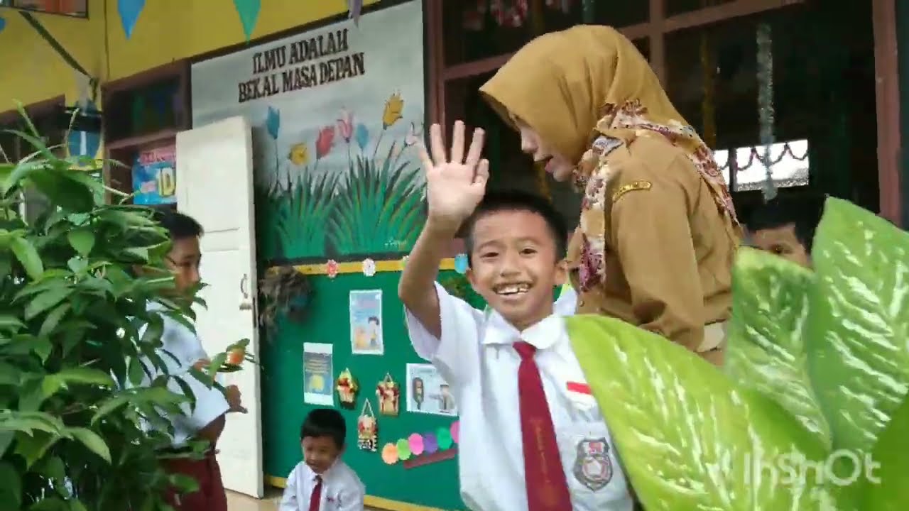 Perubahan Spektakuler SDN Rambipuji 02 (Rambijaya) Sejak Dipimpin Sri Margi Utami, S.Pd.