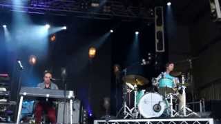 Grizzly Bear - Two Weeks (Falls Festival 2013, Marion Bay)