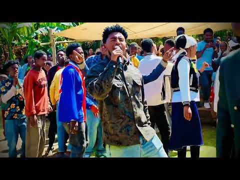 Singer Kasu Ye Mediraki Mezmur