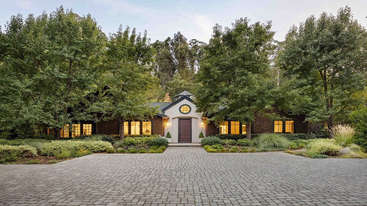 160 Phillip Road, Woodside | DeLeon Realty Listing