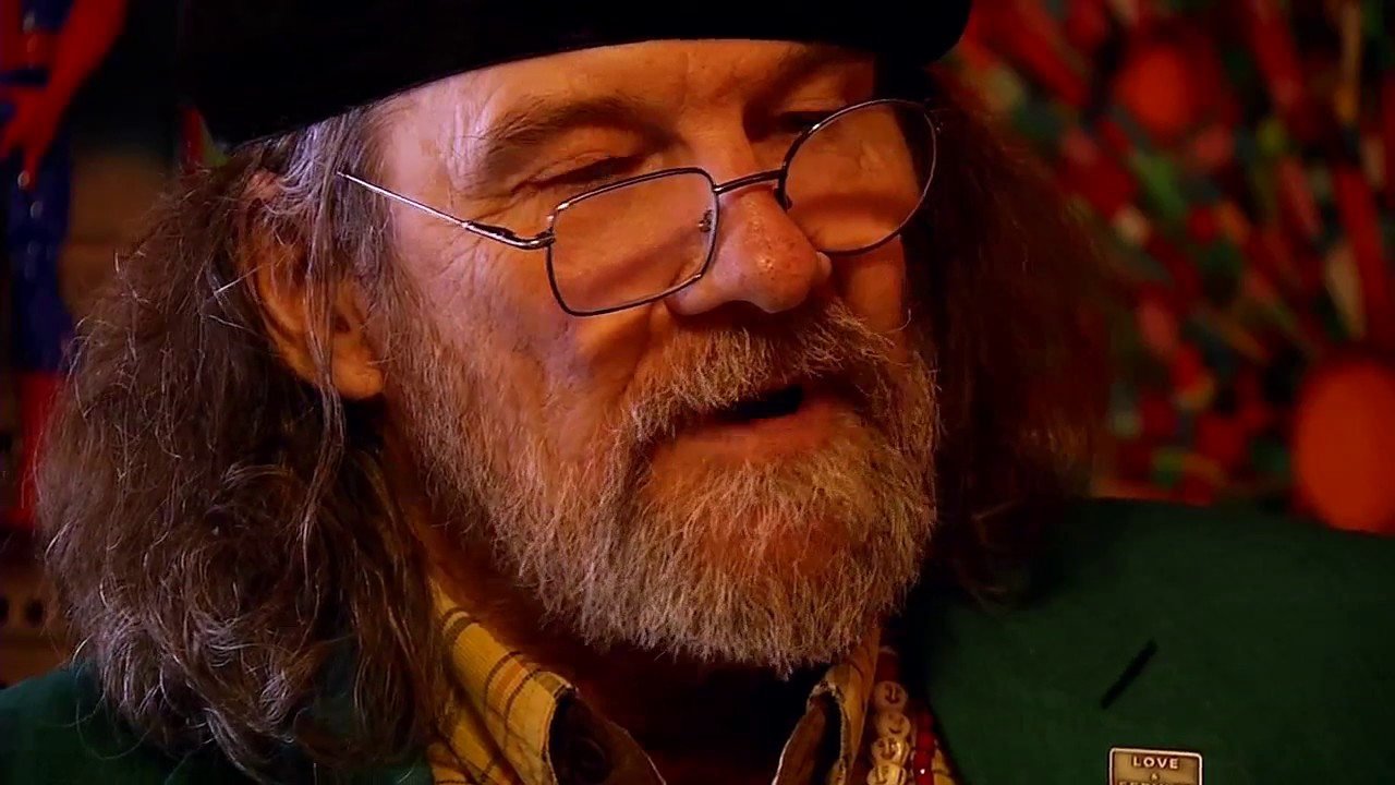 Making a Difference: "Peace, Love and Zoo" - new film about colorful artist giving back