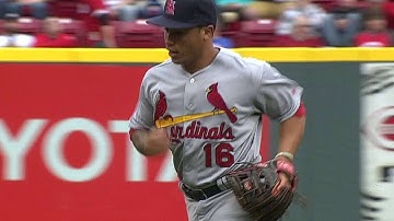 STL@CIN: Wong fires to first to end the inning