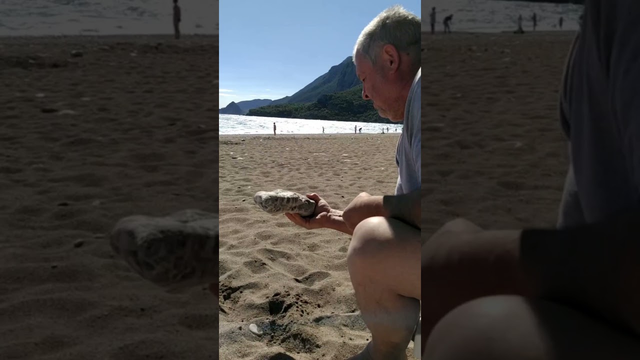 ТРЕНИРОВКИ С КАМНЯМИ! ЖОНГЛИРОВАНИЕ СИДЯ GRIP TRAINING WITH STONES! ONE HAND FLIPPING SEATED