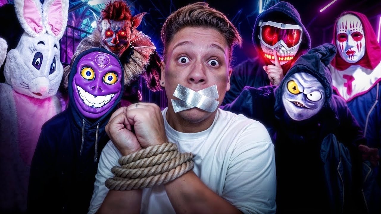 SOCORRO! OS PIORES MONSTROS DO YOUTUBE ESTÃO ATRÁS DE MIM!