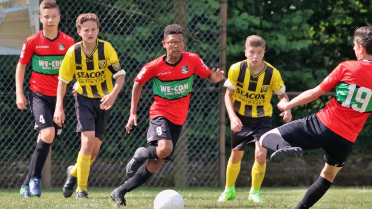 NEC/FcOss o15 nieuwsjournaal afl.34 NEC/FcOss o14 toernooi SV Blerick o14 (eerste dag)