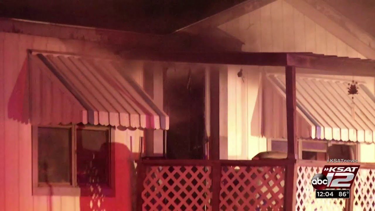 2 firefighters injured in mobile home fire in NE Bexar County - YouTube