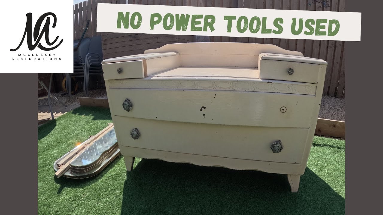 Я использовал ТОЛЬКО ОСНОВНЫЕ ИНСТРУМЕНТЫ для ВОССТАНОВЛЕНИЯ ОТДЕЛКИ этого СТАРОГО ВИНТАЖНОГО КОМОДА