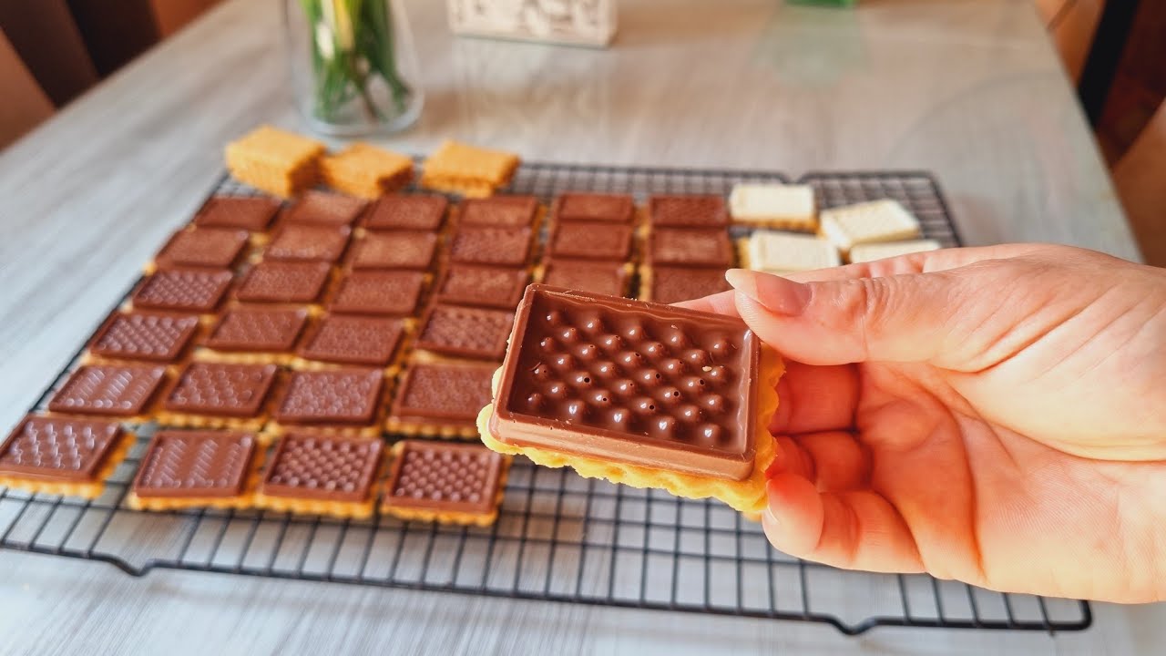 بسكويت ميلكا اللى بيتباع غالى عملت منه 62 بسكوته من كوبايتين دقيق