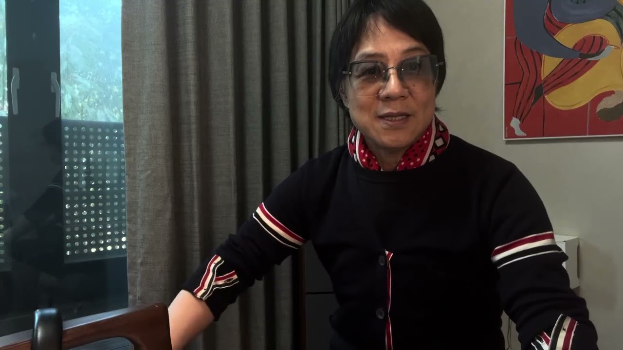 包子两会会场超级奇怪的动作，引起北京人热议：这货被送进秦城监狱为期不远