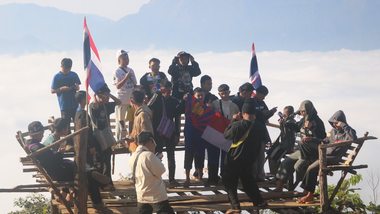 ပလဲၤအီၣ်သကိး Picnic လၢကျိၣ်ဒဲးခံကျဲမုၣ်ဒိၣ်မး