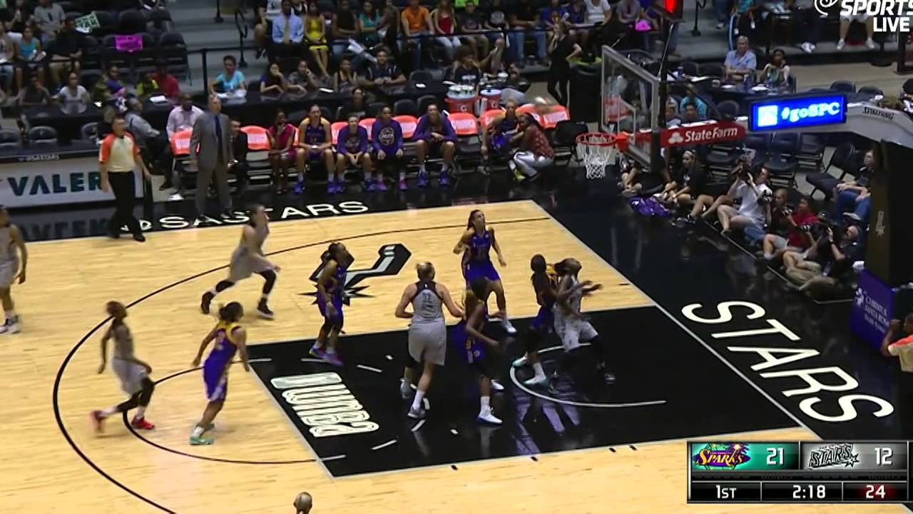 Danielle Robinson Explodes For 22!