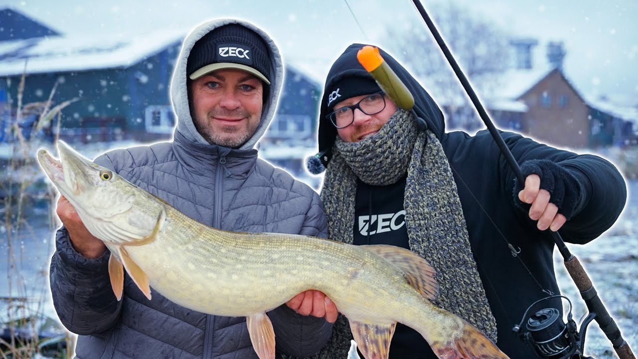 Winterhecht mit Deadbait: Eine Pose, zwei Methoden