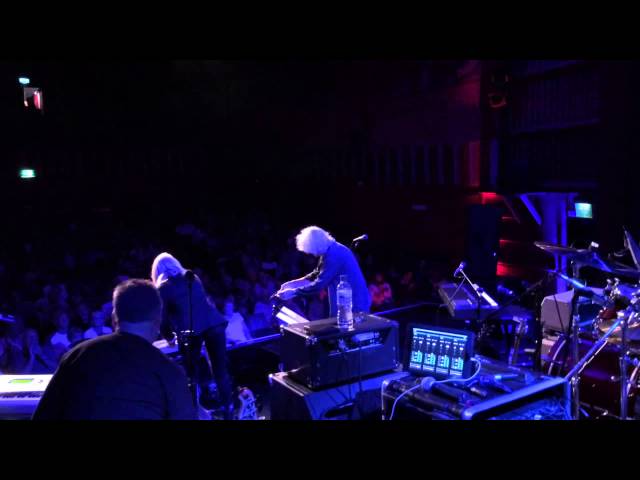 Albert Lee Tour Cam - Walking On @ The Tivoli