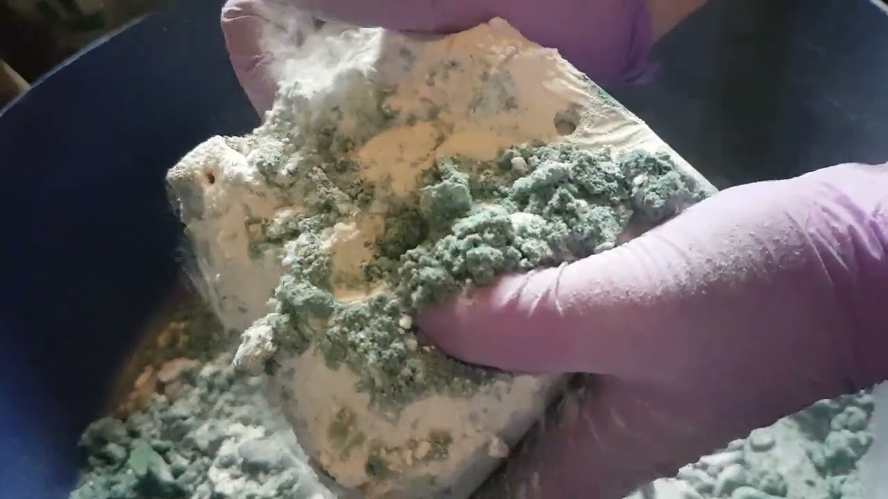 Half holey and half fake grid w/ self raising flour  