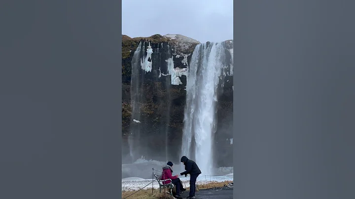 Walking up to Seljalandsfoss Waterfall: An Unforgettable Icelandic Adventure