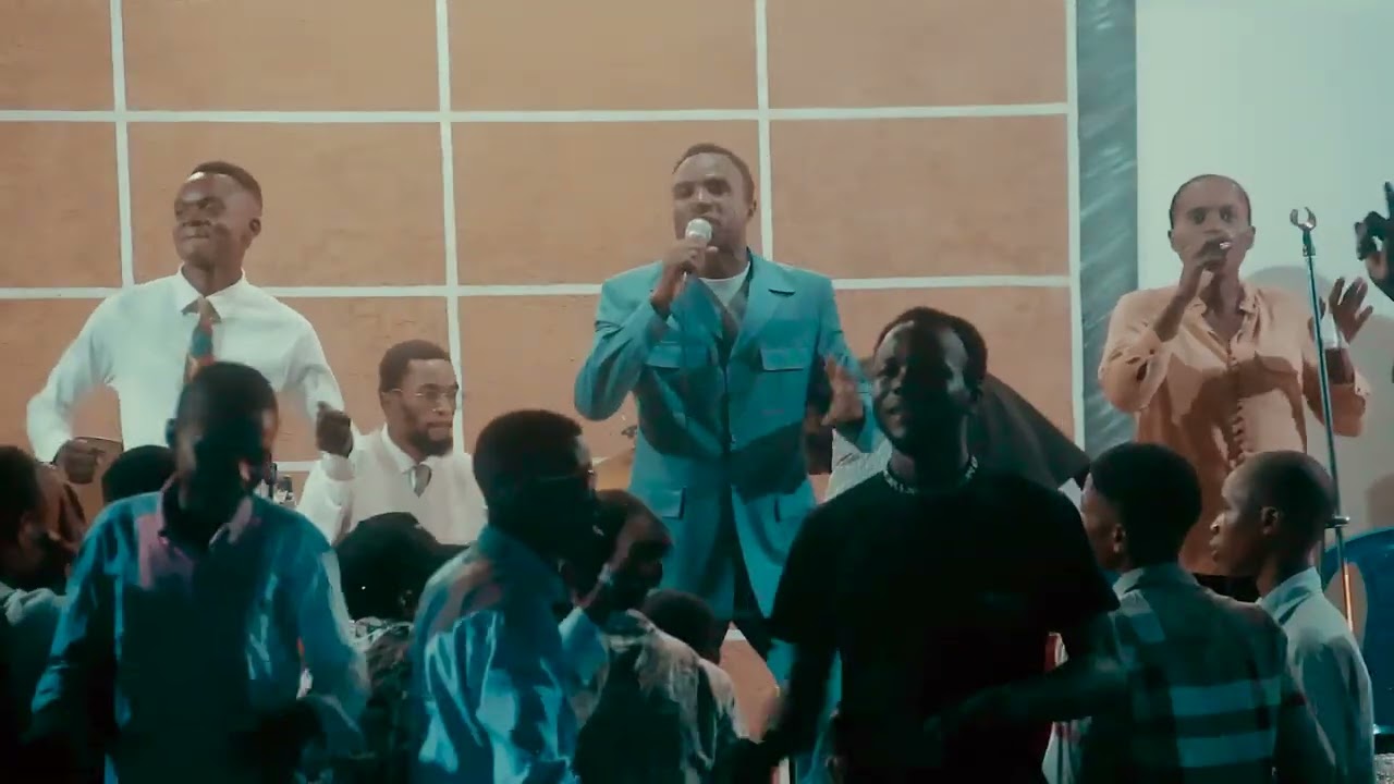 Concert live à Mbujimayi. Pst Léo Munanga (un jour 🎤)