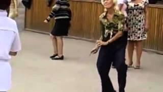 Дикие танцы пенсионеров :)