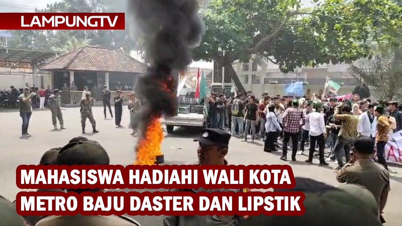 Mahasiswa Hadiahi Wali Kota Metro Baju Daster dan Lipstik