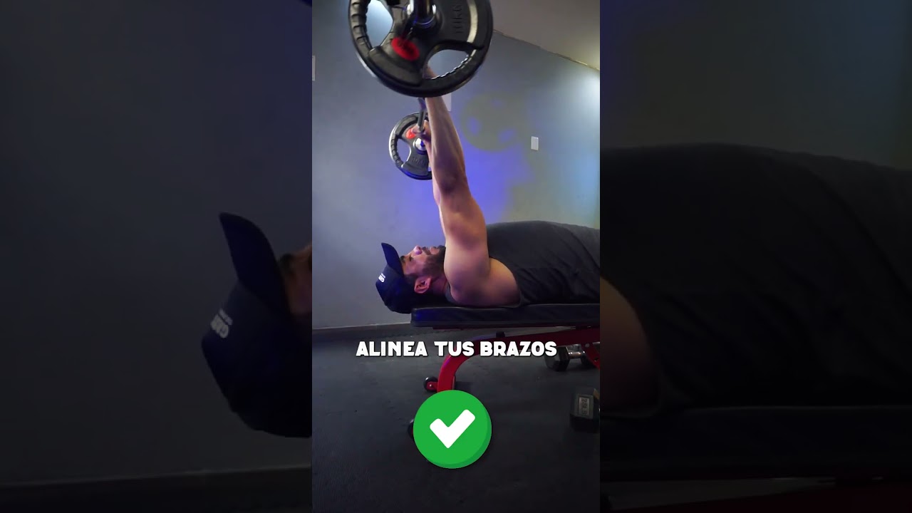 Press frances en maquina Excelente ejercicion para el triceps (guasanga😋).  Asi que si estas interesada en reducir la flacides de tus brazos y darle  mayor, By Juan Manuel Entrenador Personal