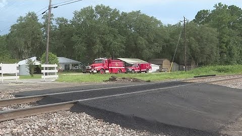 Blackshear residents endure day long road closure for CSX rail repairs