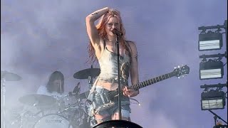 Wet Leg performing Chaise Longue at Coachella weekend 2 - April 19, 2026