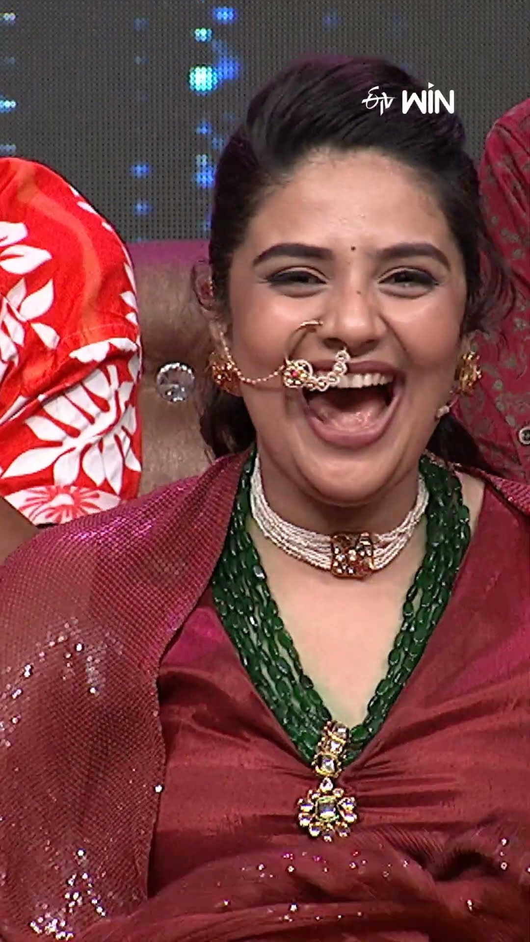 గెటప్ శ్రీను ఫేమస్ గెటప్, డైలాగ్ ని ఇట్టే దింపేసాడు..! #event #comedy #getupsrinu #nookaraju