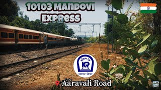 Konkan Railway: 10103 Mandovi Exp overtaking 10105 Sindhudurg exp at Aaravali Road Railway Station