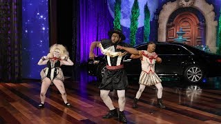 For ellen's big halloween show, twitch recruited dancers jaja and
beast to perform an incredible marionette dance help get the show
started!