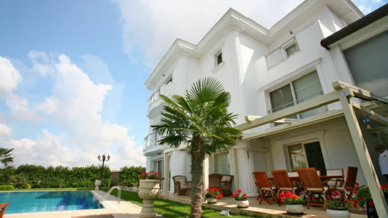 Pergola retractabila pentru o terasa moderna by Sun Leader