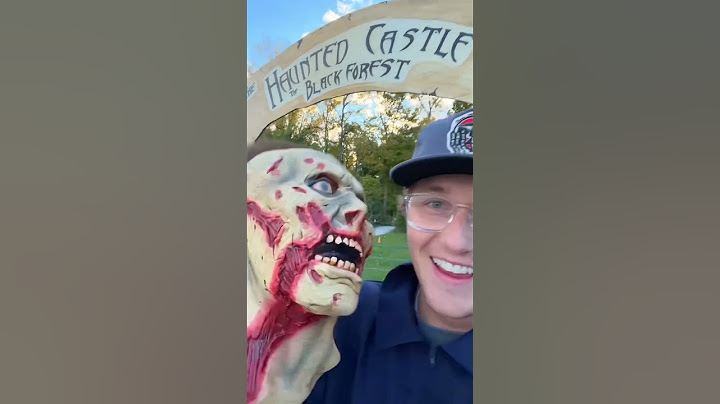 Pretending to work at a HAUNTED HOUSE