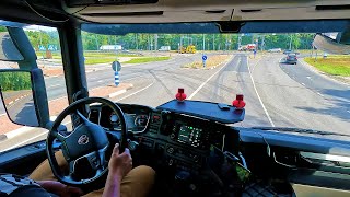 Driving and loading a Timbertruck