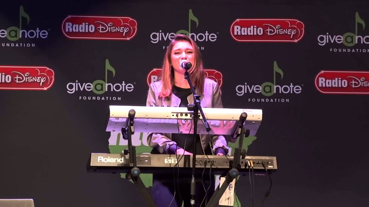 Daya performs "Back to Me" at Jericho school