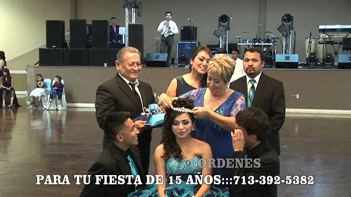 LA PRESENTACION DE SAMANTHA AMEZQUITA Y SU CORONAC...