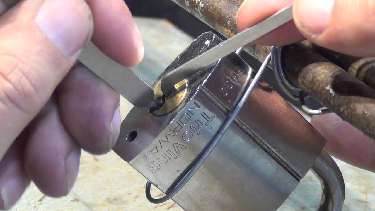 Single pin picking the Trioving 5632 padlock. YouTube